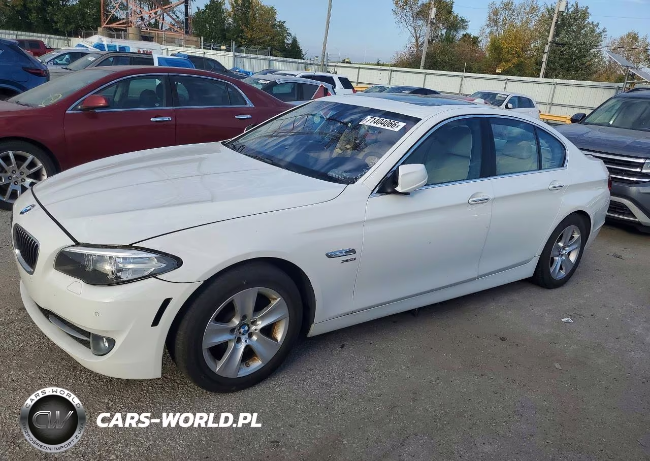 2012 BMW 528 Xi VIN:WBAXH5C55CDW10305 - 1