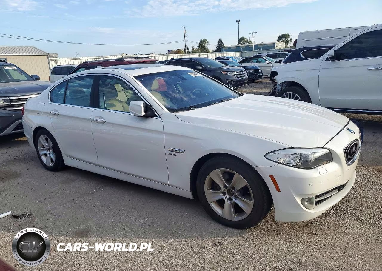 2012 BMW 528 Xi VIN:WBAXH5C55CDW10305 - 4