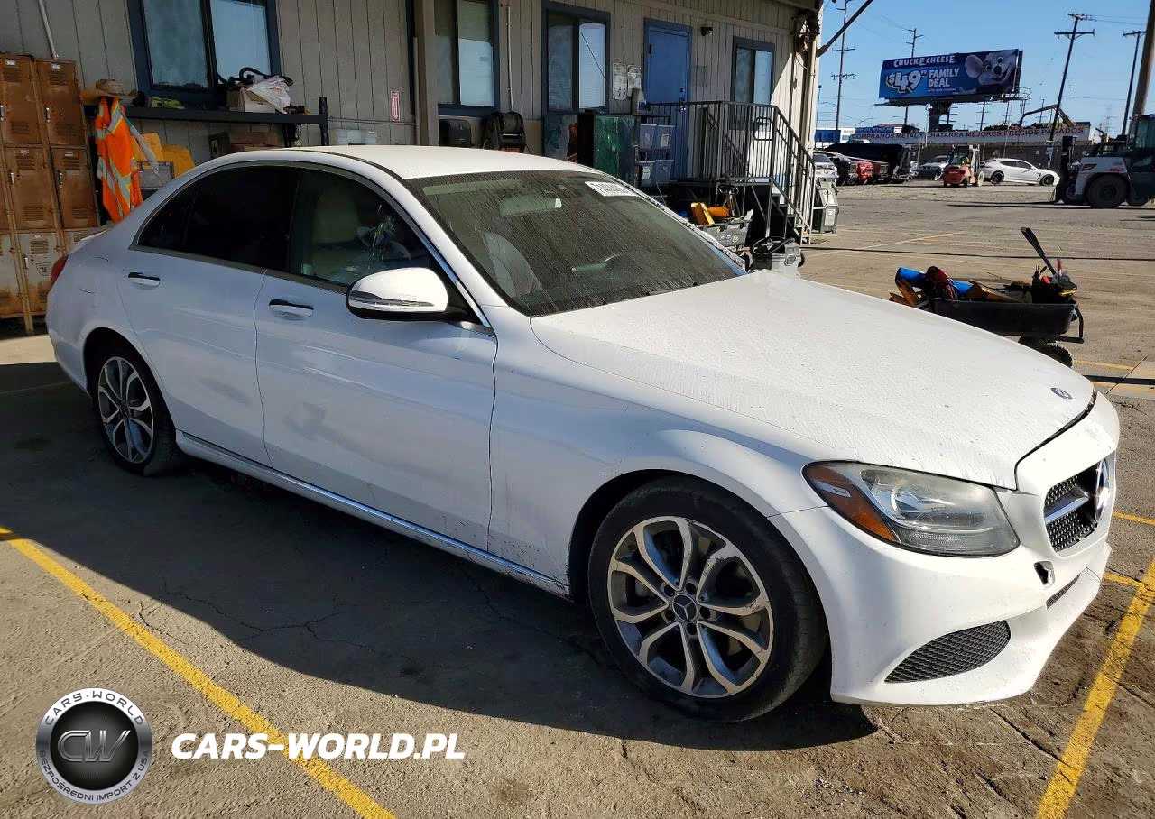 2016 Mercedes-Benz C 300 VIN:55SWF4JB2GU146104 - 4