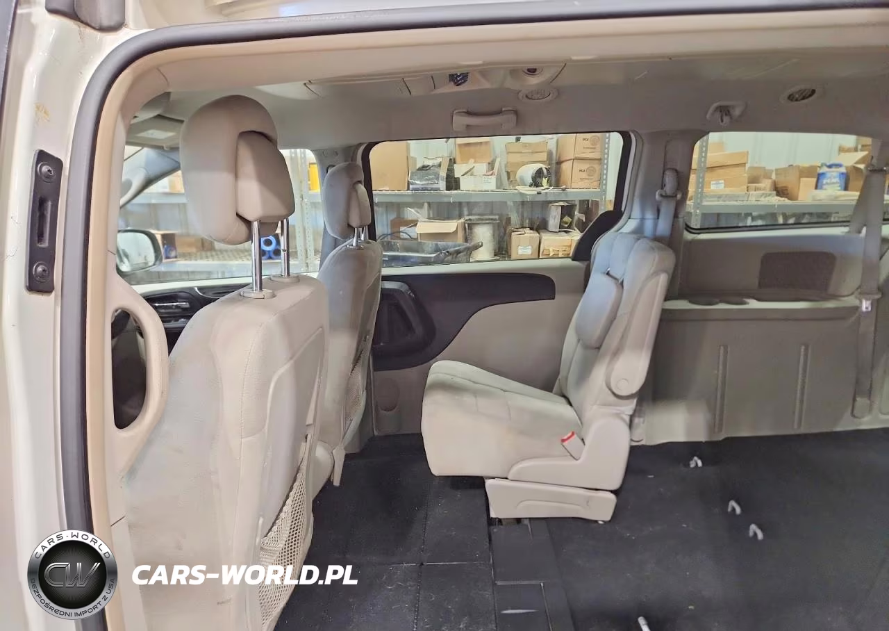 2012 Chrysler Town & Country Touring VIN:2C4RC1BG8CR151872 - 11