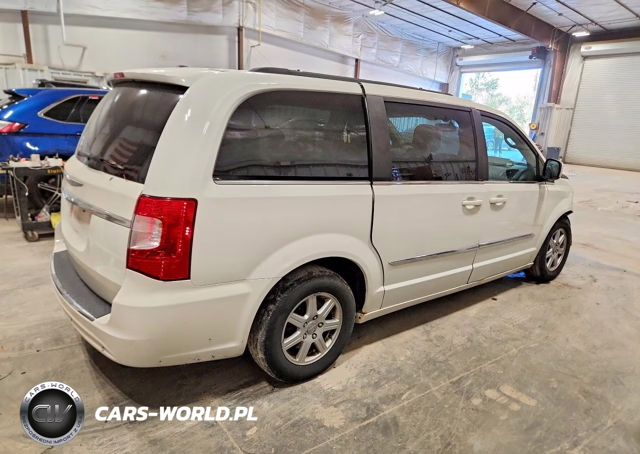 2012 Chrysler Town & Country Touring VIN:2C4RC1BG8CR151872 - 3