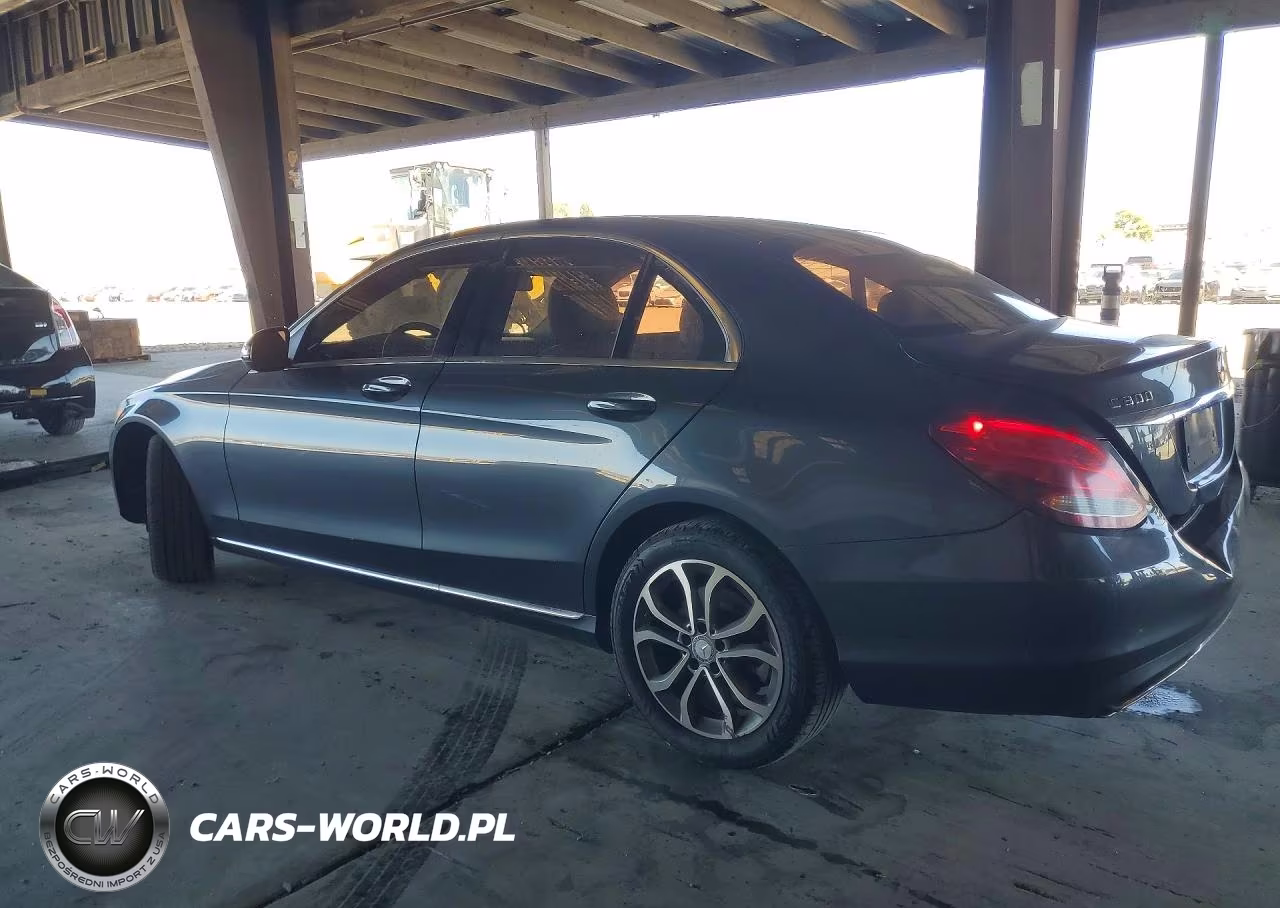 2015 Mercedes-Benz C 300 4Matic VIN:55SWF4KB7FU021354 - 2