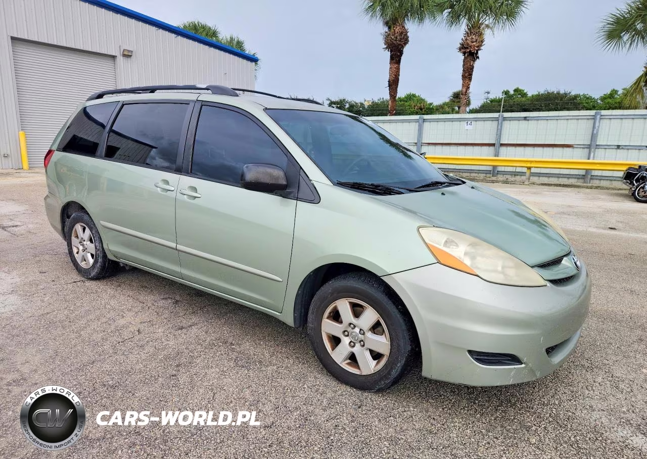 2009 Toyota Sienna Le 8-Passenger VIN:5TDZK23C79S240451 - 4