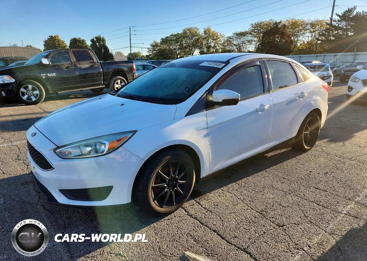 2017 Ford Focus Se VIN:1FADP3FE9HL315297 - 1