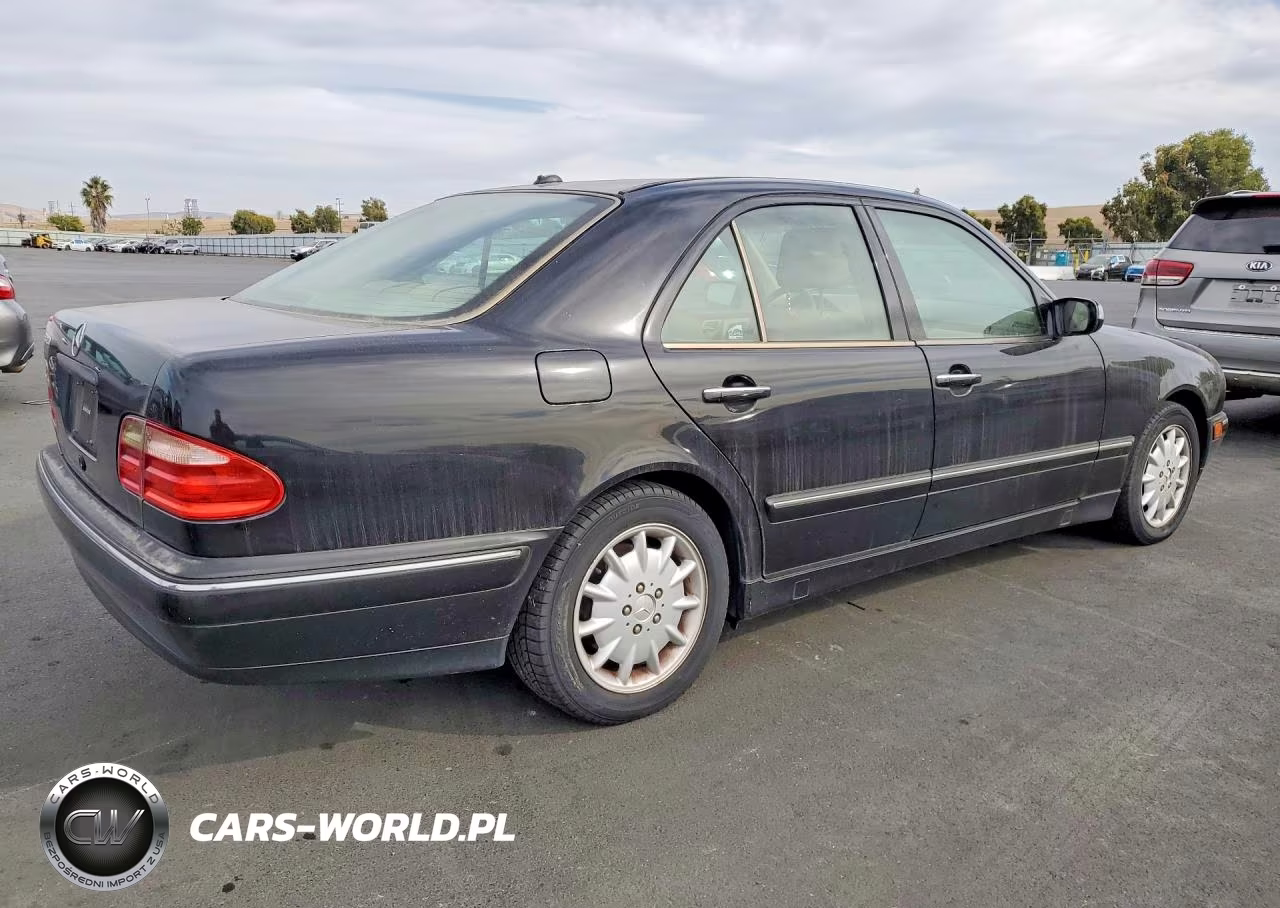 2000 Mercedes-Benz E 320 VIN:WDBJF65G3YA958548 - 3