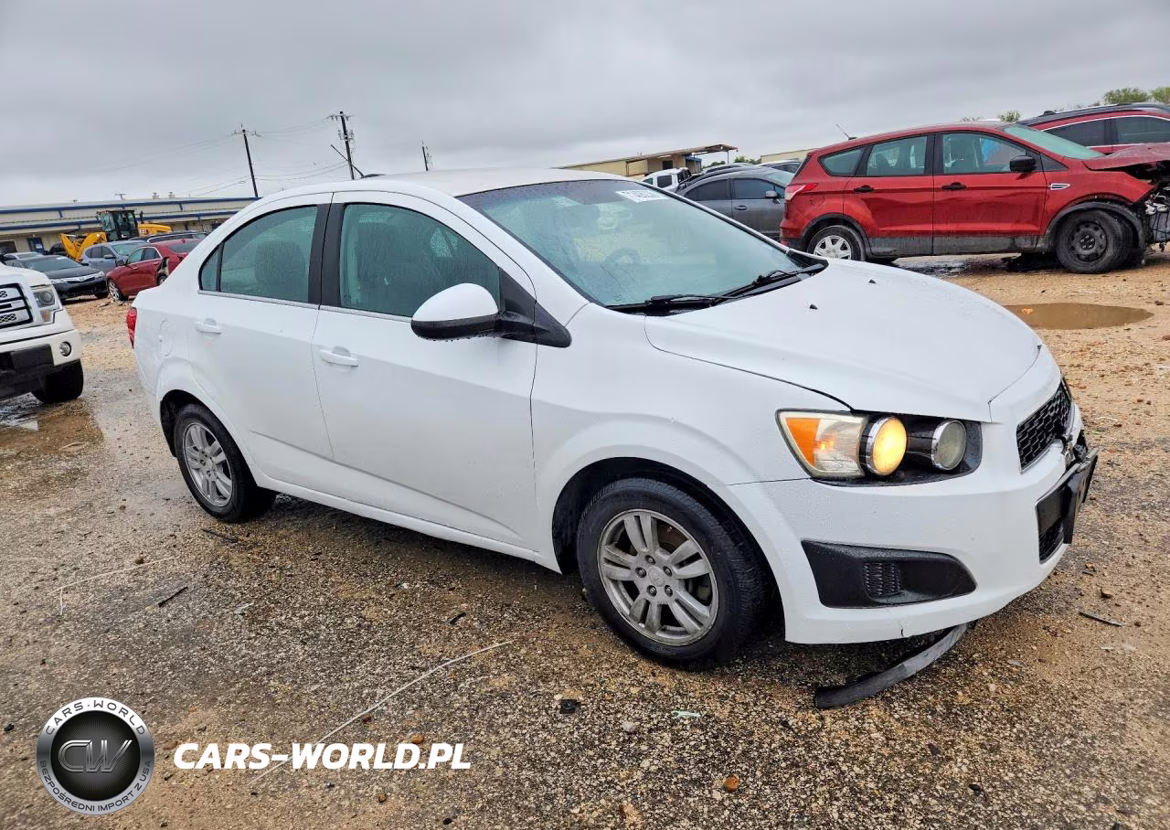 2015 Chevrolet Sonic Lt VIN:1G1JC5SH6F4146540 - 4