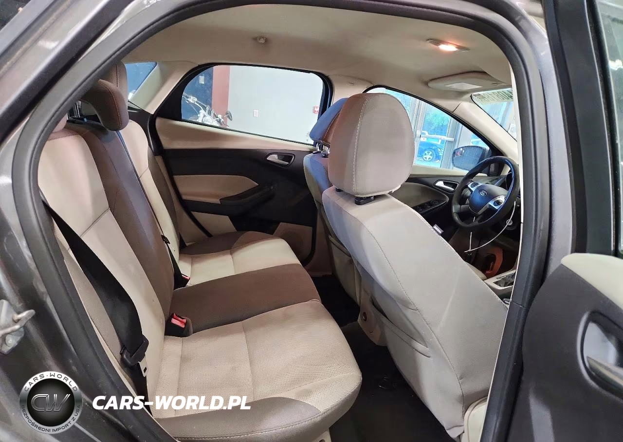 2014 Ford Focus Se VIN:1FADP3K22EL178386 - 10