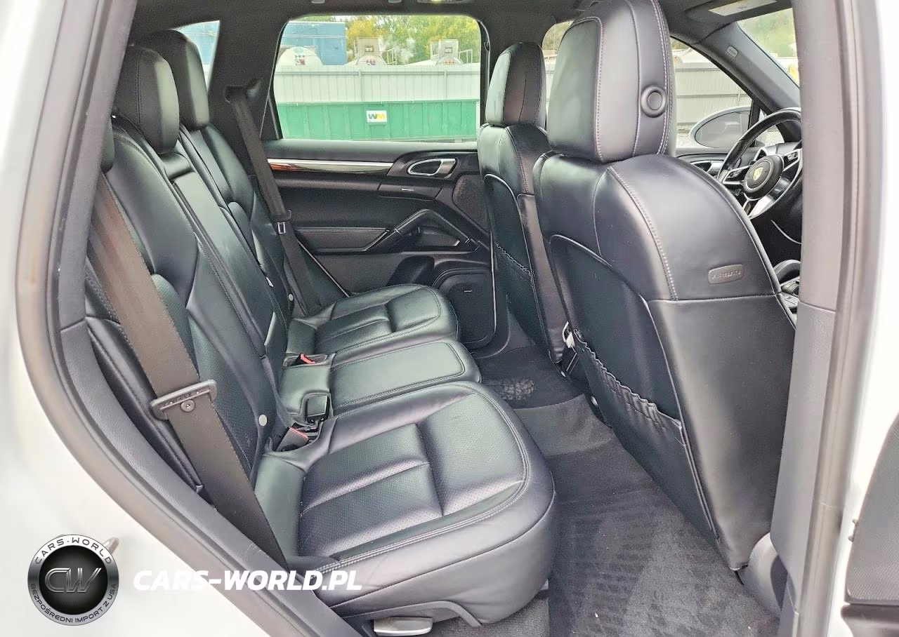 2016 Porsche Cayenne S VIN:WP1AB2A25GLA94409 - 11