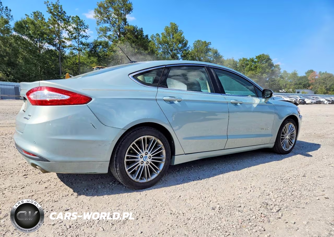 2013 Ford Fusion Se Hybrid VIN:3FA6P0LU8DR105546 - 3