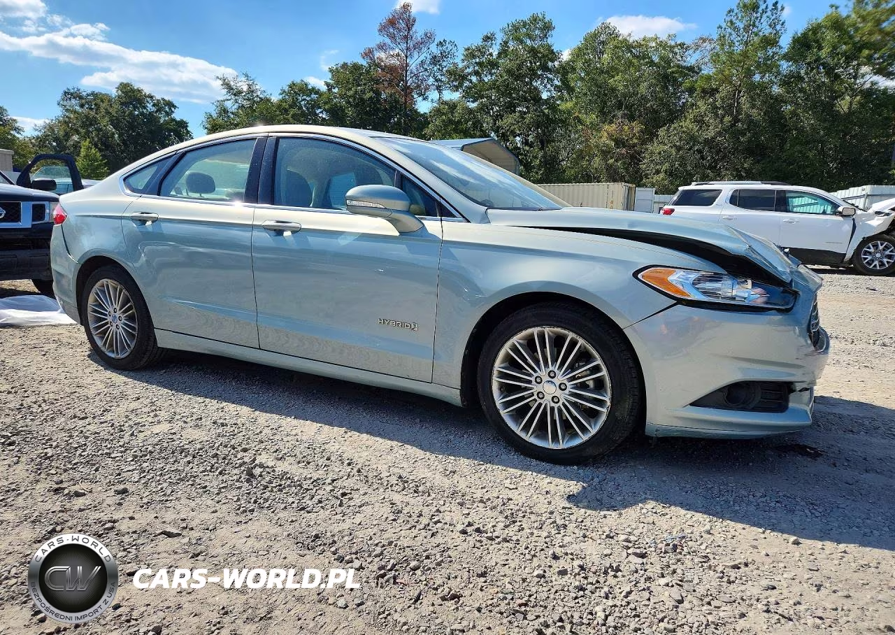 2013 Ford Fusion Se Hybrid VIN:3FA6P0LU8DR105546 - 4