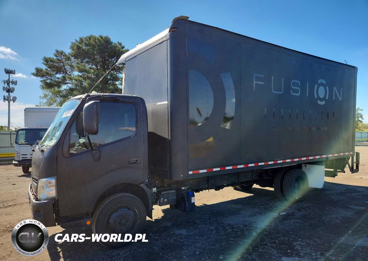 2018 Hino 195 Box Truck VIN:JHHSDM2H8JK006493 - 1