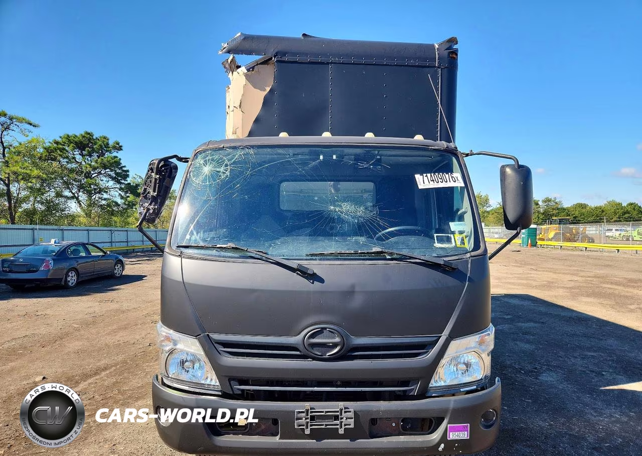 2018 Hino 195 Box Truck VIN:JHHSDM2H8JK006493 - 5