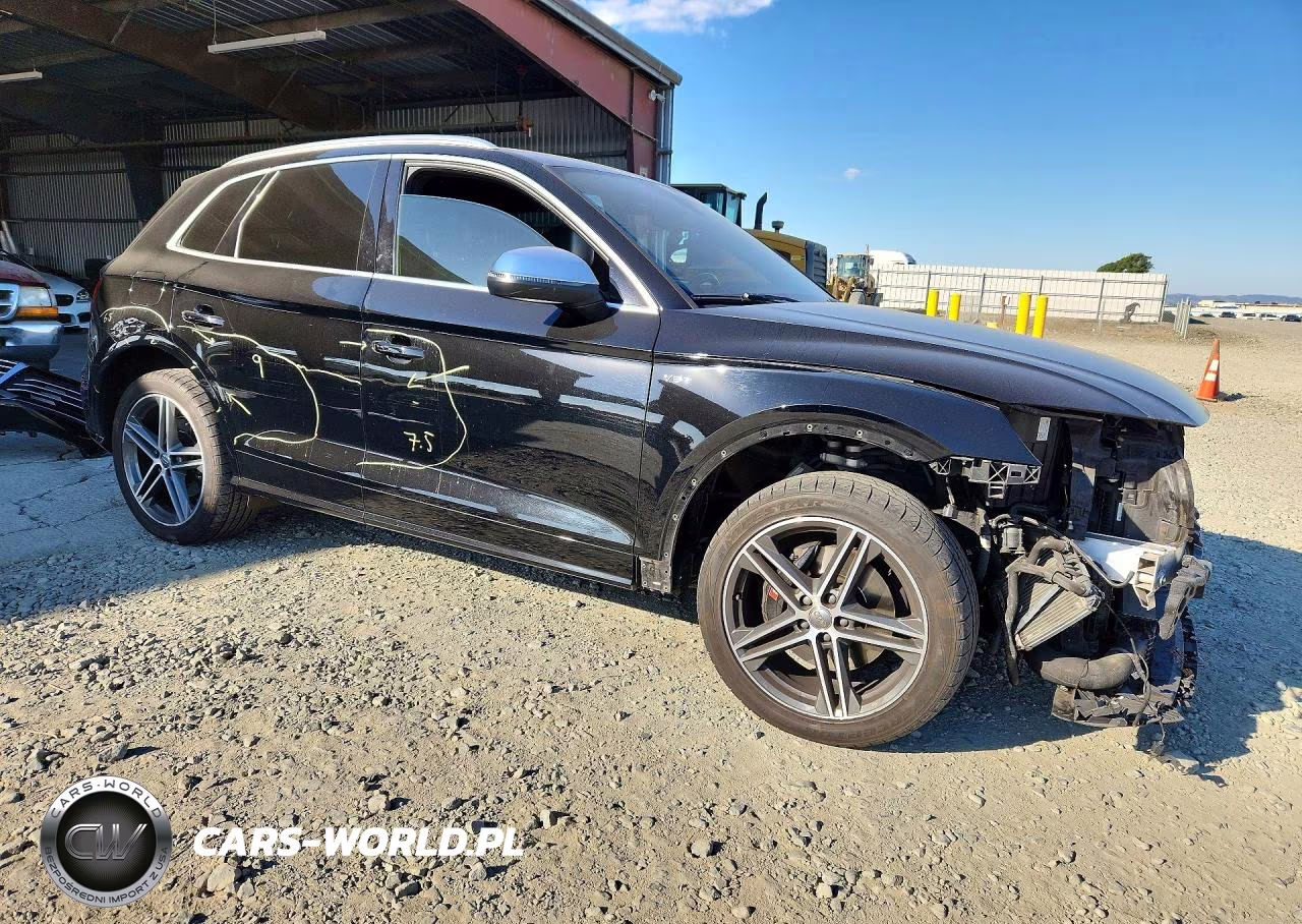 2018 Audi Sq5 Premium Plus VIN:WA1A4AFY6J2197980 - 4