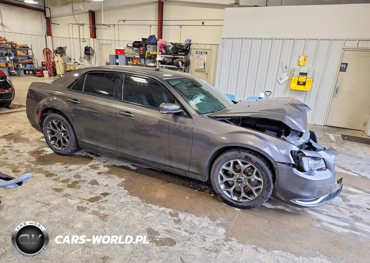 2015 Chrysler 300 S VIN:2C3CCAGG0FH831410 - 4