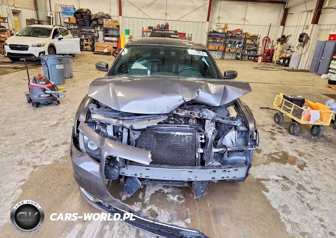 2015 Chrysler 300 S VIN:2C3CCAGG0FH831410 - 5