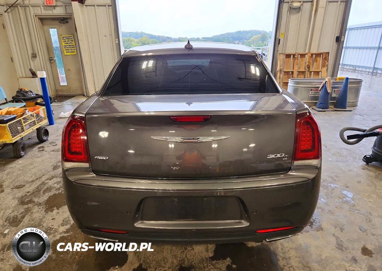 2015 Chrysler 300 S VIN:2C3CCAGG0FH831410 - 6