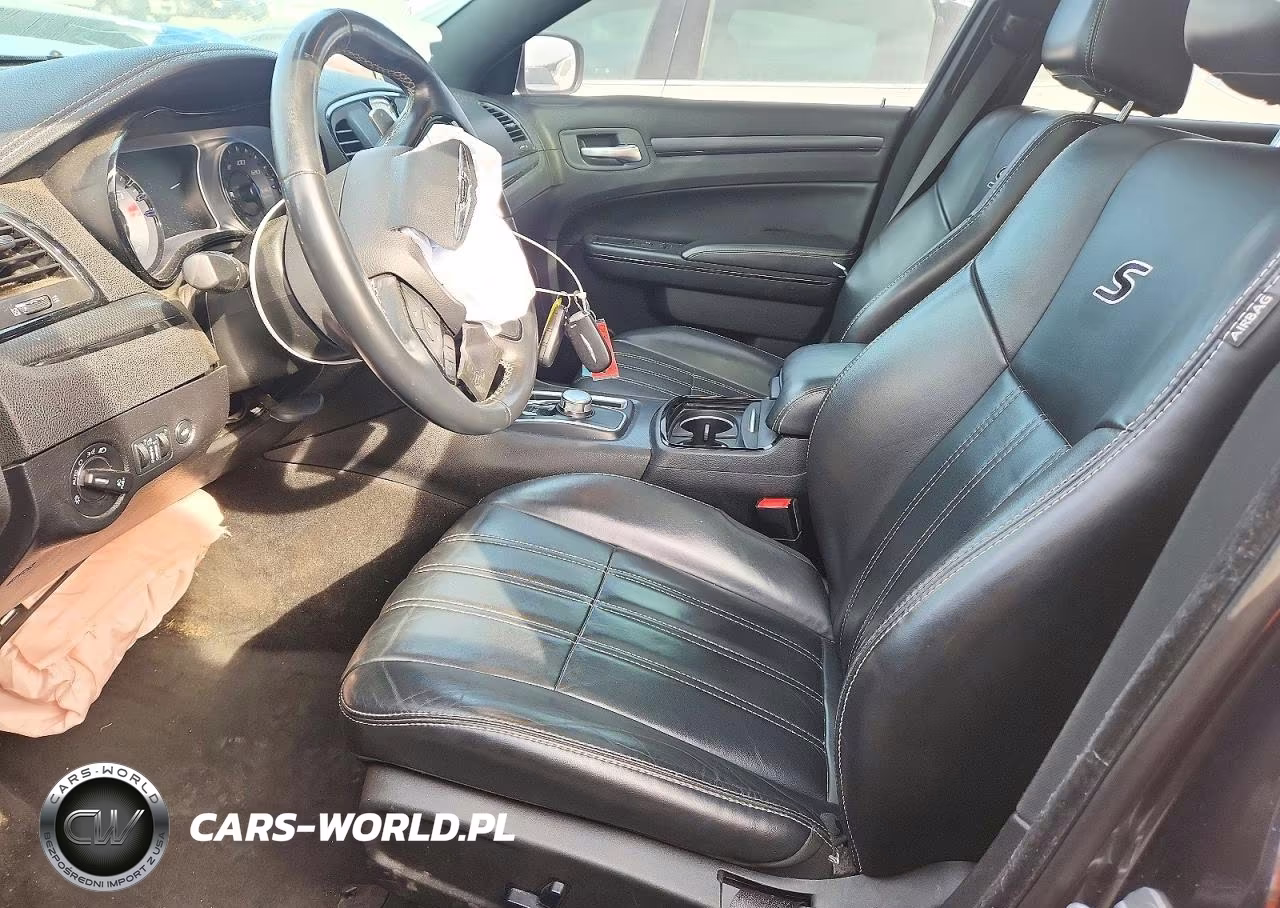 2015 Chrysler 300 S VIN:2C3CCAGG0FH831410 - 7