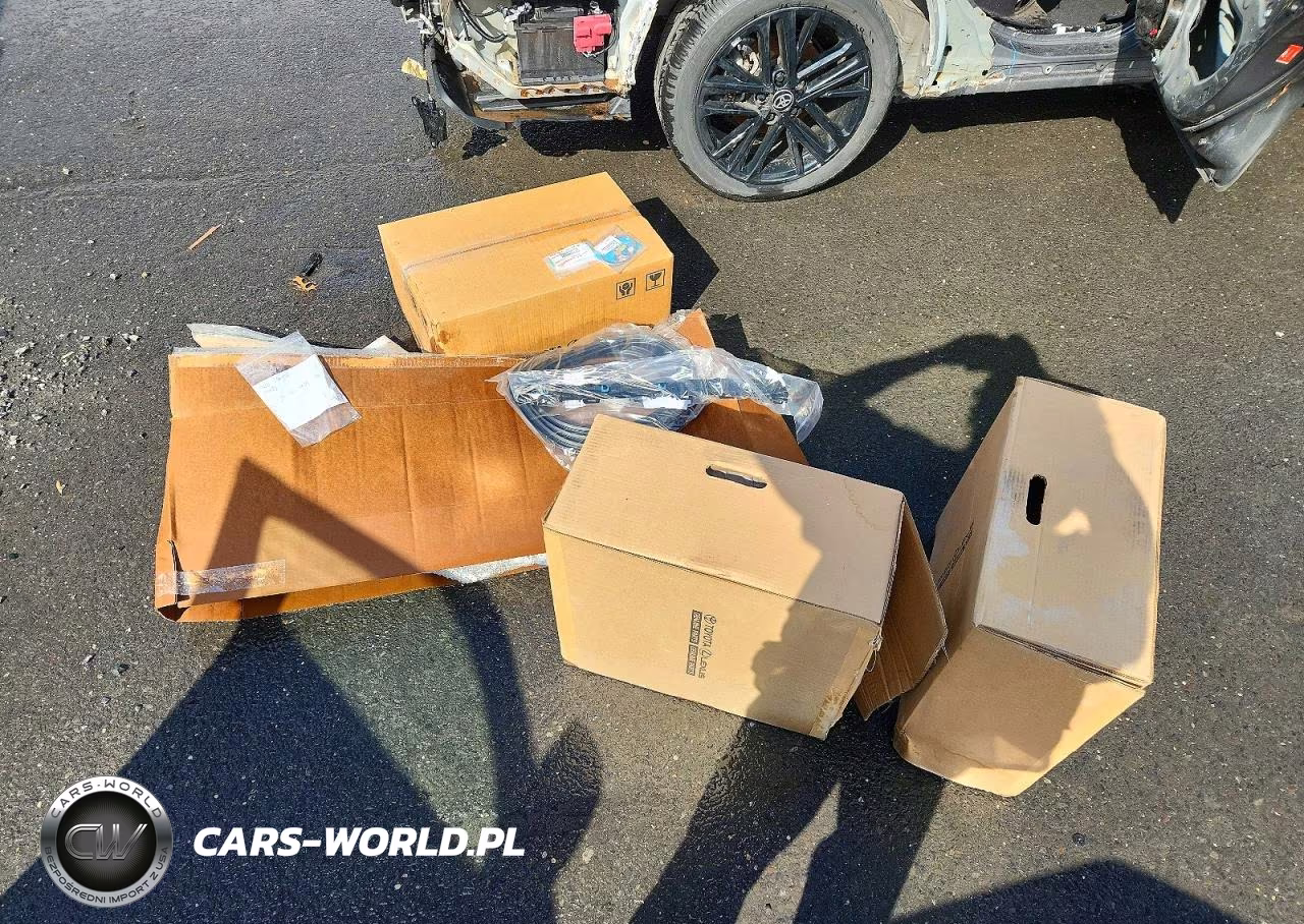 2026 Toyota Camry VIN:4T1DBADK6TU546095 - 12