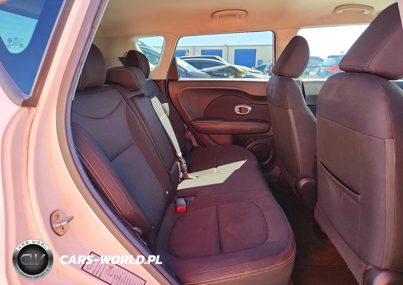 2015 Kia Soul + VIN:KNDJP3A53F7212760 - 10