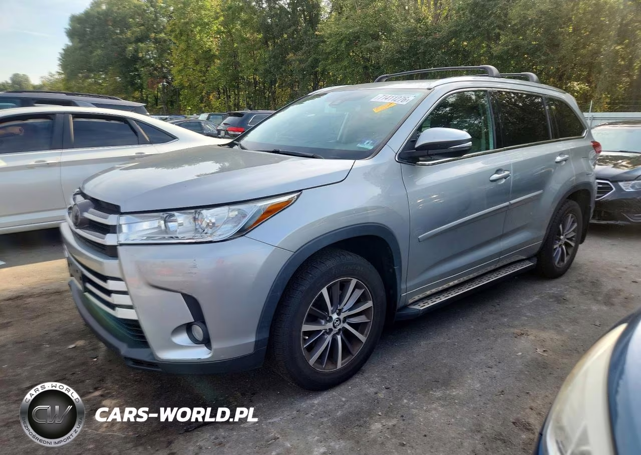 2018 Toyota Highlander Xle VIN:5TDJZRFH8JS559807 - 1