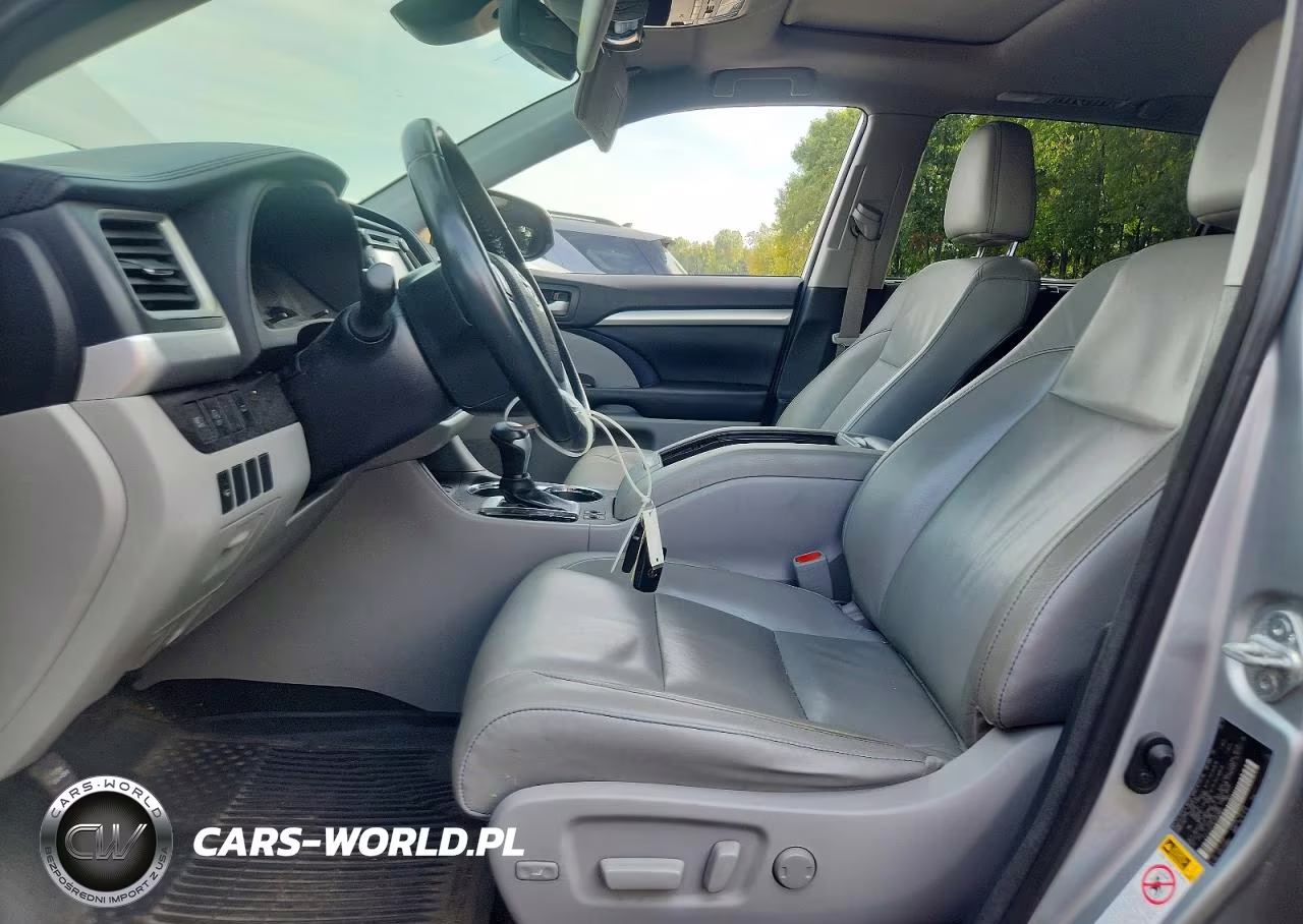 2018 Toyota Highlander Xle VIN:5TDJZRFH8JS559807 - 7