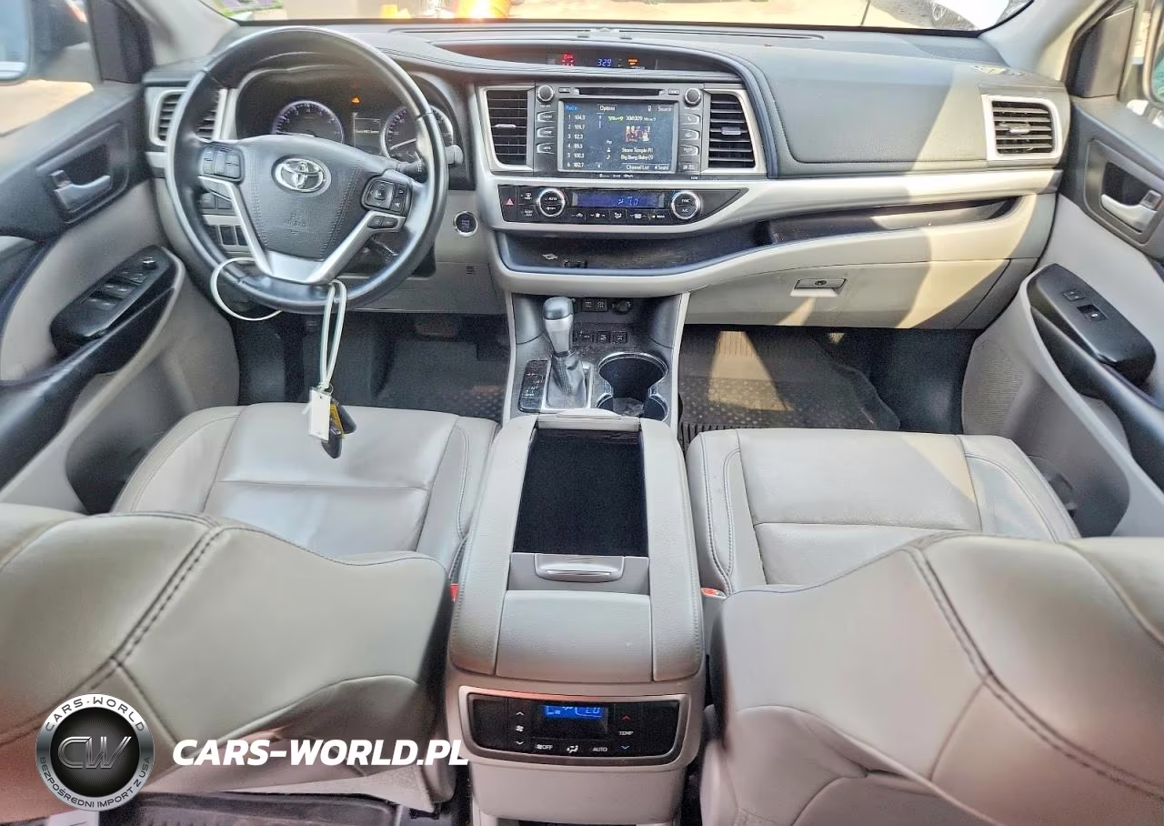 2018 Toyota Highlander Xle VIN:5TDJZRFH8JS559807 - 8