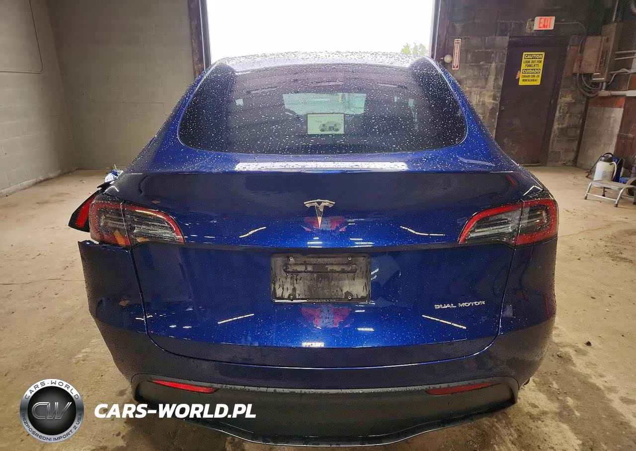 2024 Tesla Model Y VIN:7SAYGDEE2RA215372 - 6