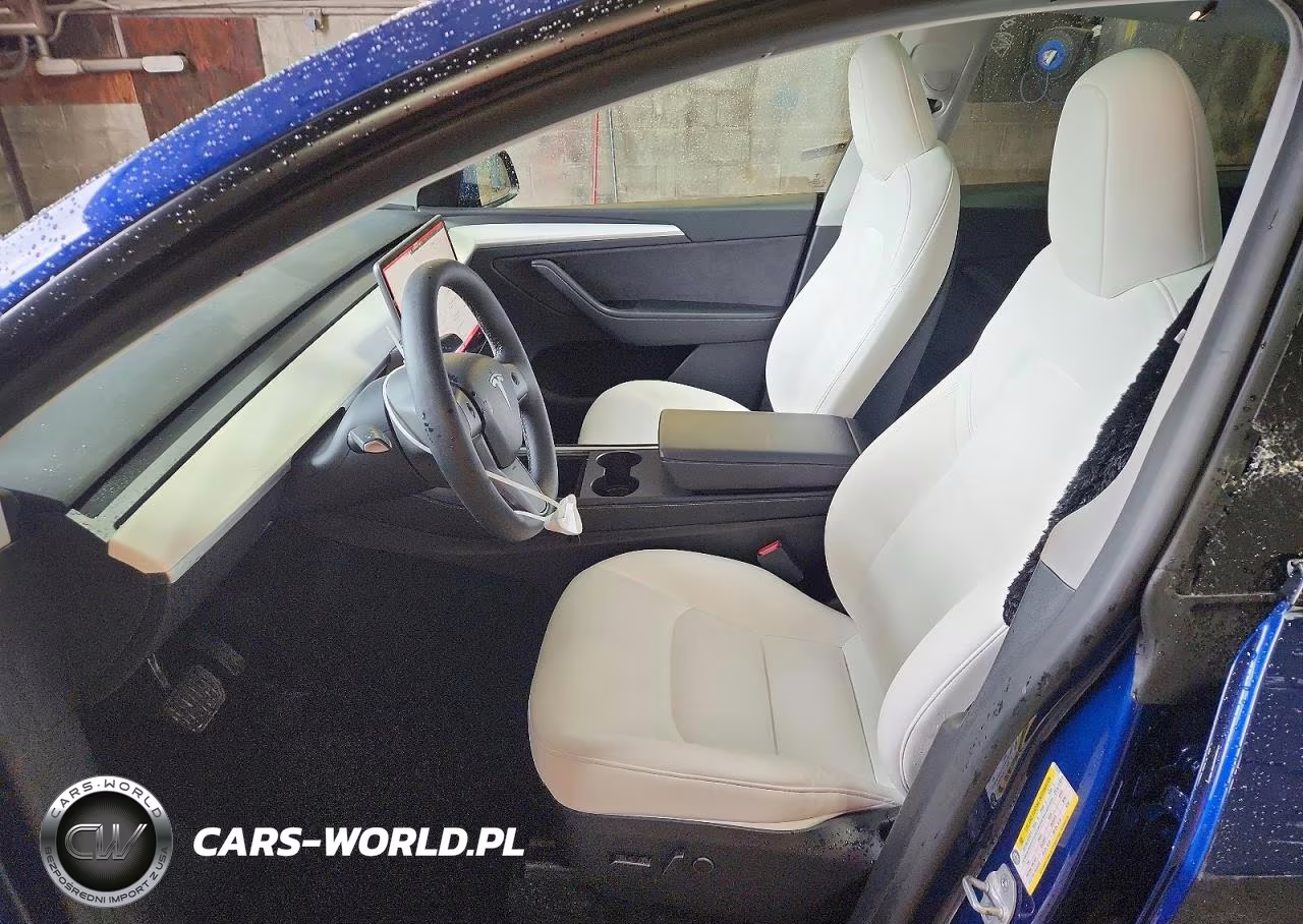 2024 Tesla Model Y VIN:7SAYGDEE2RA215372 - 7