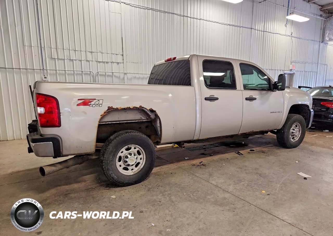 2008 Chevrolet Silverado K2500 Heavy Duty VIN:1GCHK23668F224178 - 3
