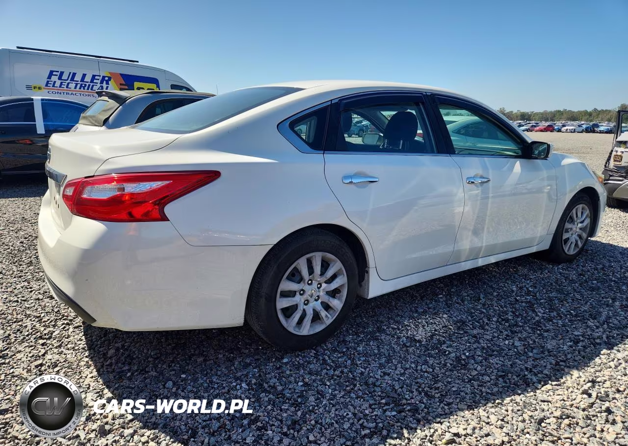 2017 Nissan Altima 2.5 S VIN:1N4AL3AP2HC203223 - 3