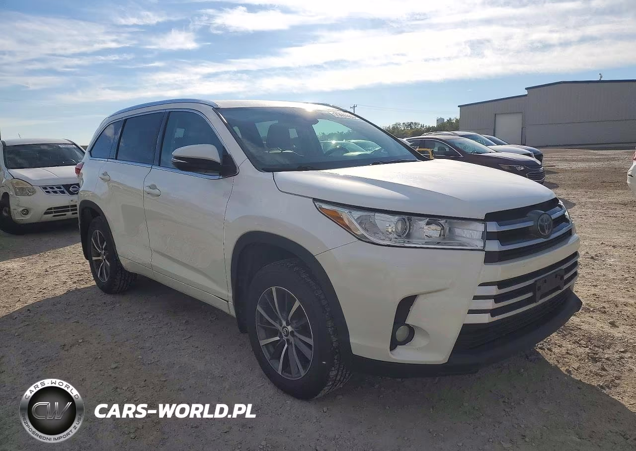 2017 Toyota Highlander Xle VIN:5TDJZRFH6HS365271 - 4