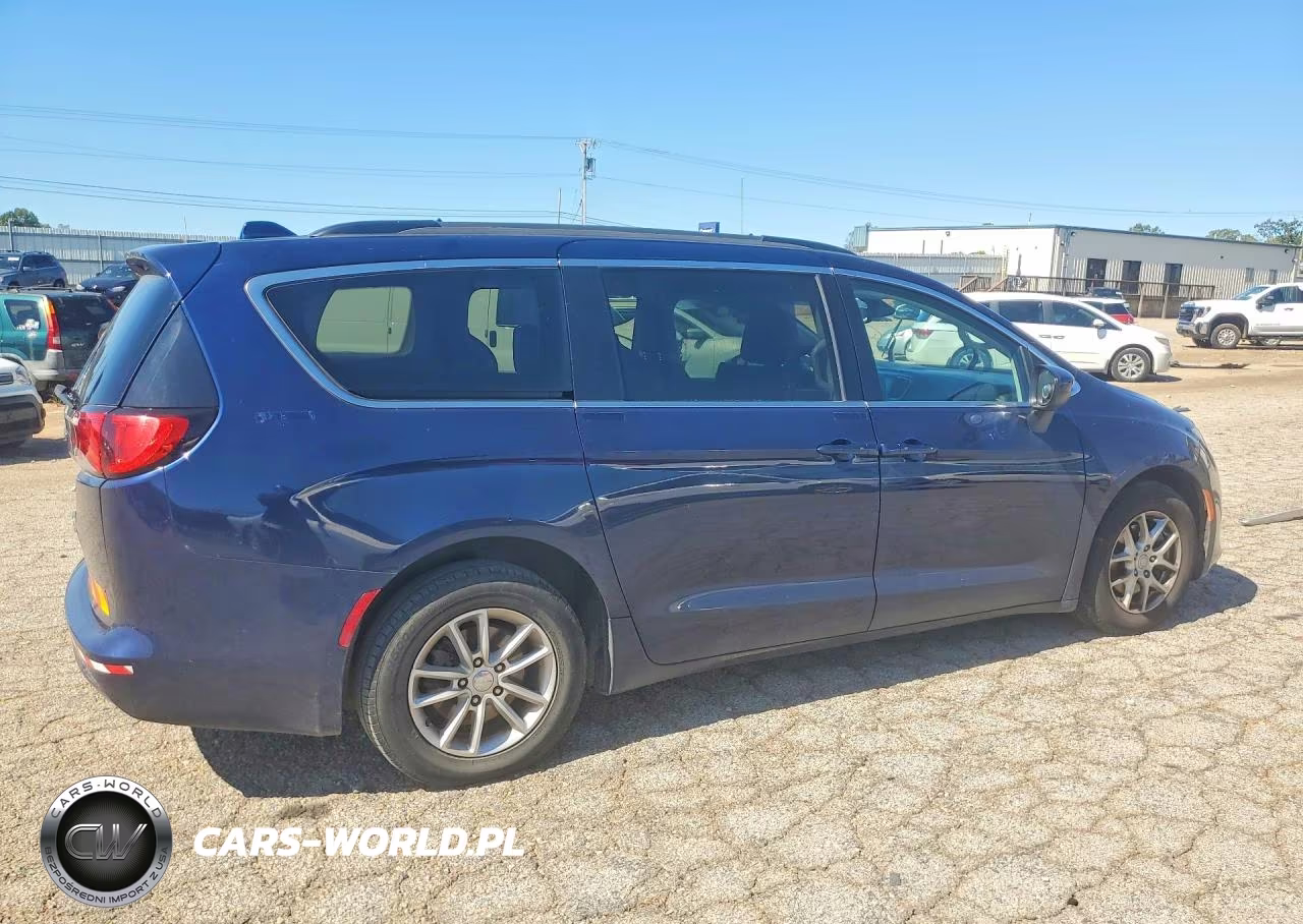 2020 Chrysler Voyager Lxi VIN:2C4RC1DG0LR145237 - 3