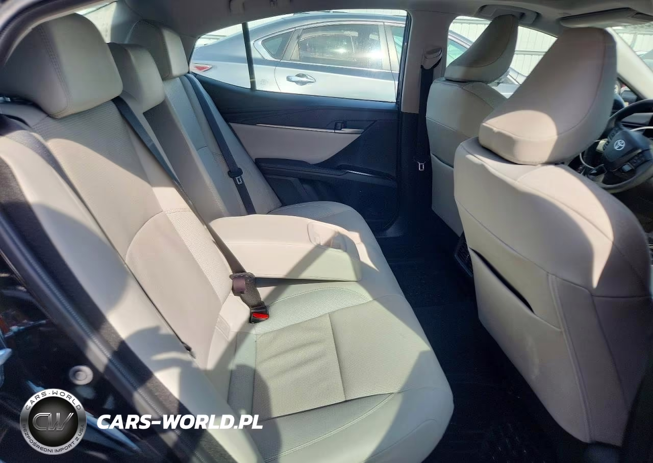 2025 Toyota Camry Xle VIN:4T1DBADK9SU529774 - 10