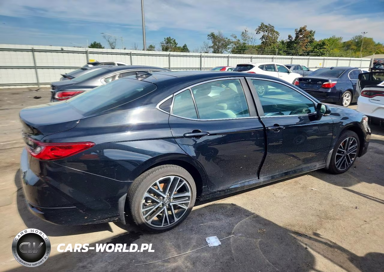2025 Toyota Camry Xle VIN:4T1DBADK9SU529774 - 3