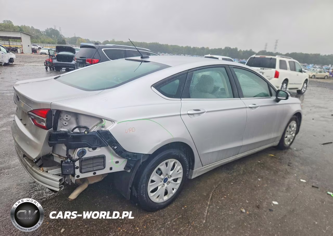 2019 Ford Fusion S VIN:3FA6P0G72KR267321 - 3