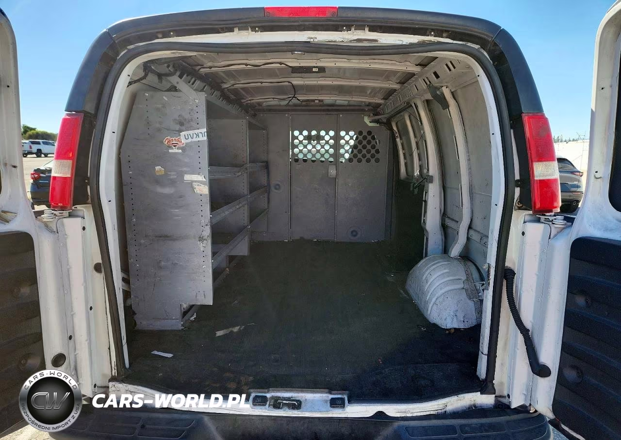2016 Chevrolet Express G2500 VIN:1GCWGAFF4G1327948 - 10