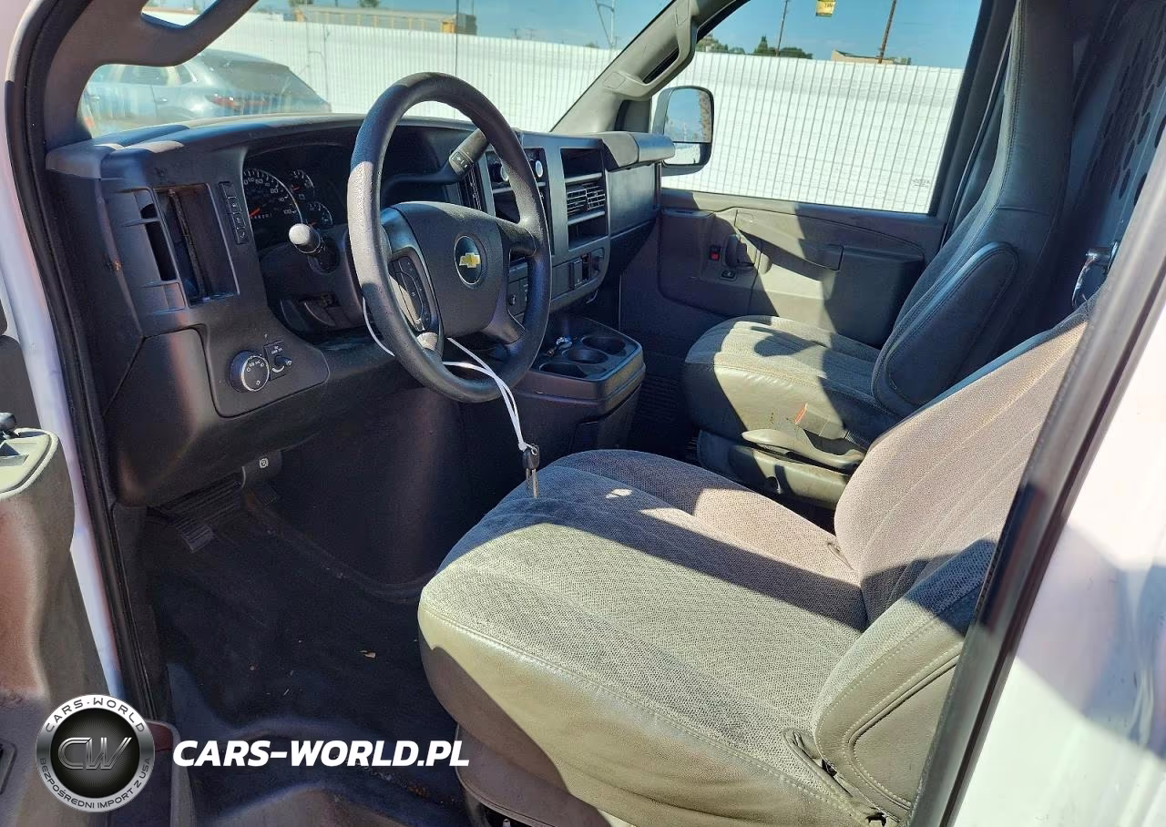 2016 Chevrolet Express G2500 VIN:1GCWGAFF4G1327948 - 8