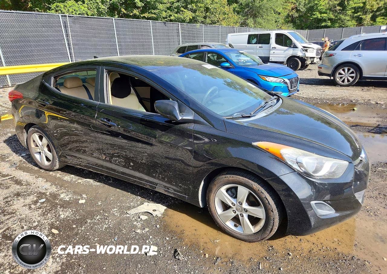 2011 Hyundai Elantra Gls VIN:5NPDH4AE2BH005217 - 4