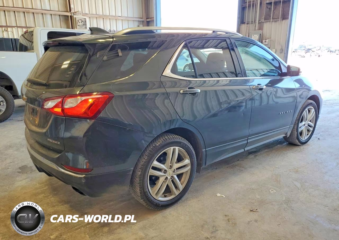 2020 Chevrolet Equinox VIN:2GNAXPEX5L6132110 - 3
