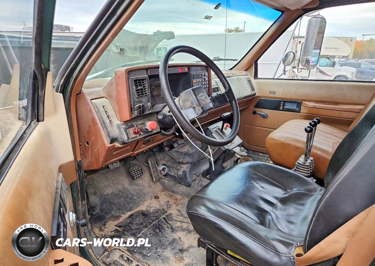1993 Chevrolet C7 Dump Truck VIN:1GBP7H1J7PJ101240 - 8