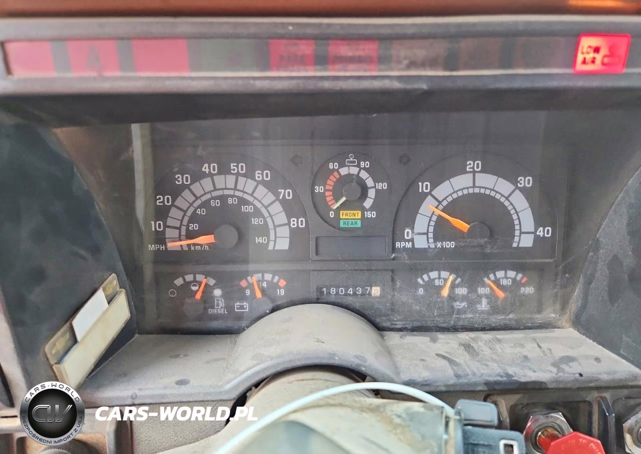 1993 Chevrolet C7 Dump Truck VIN:1GBP7H1J7PJ101240 - 9