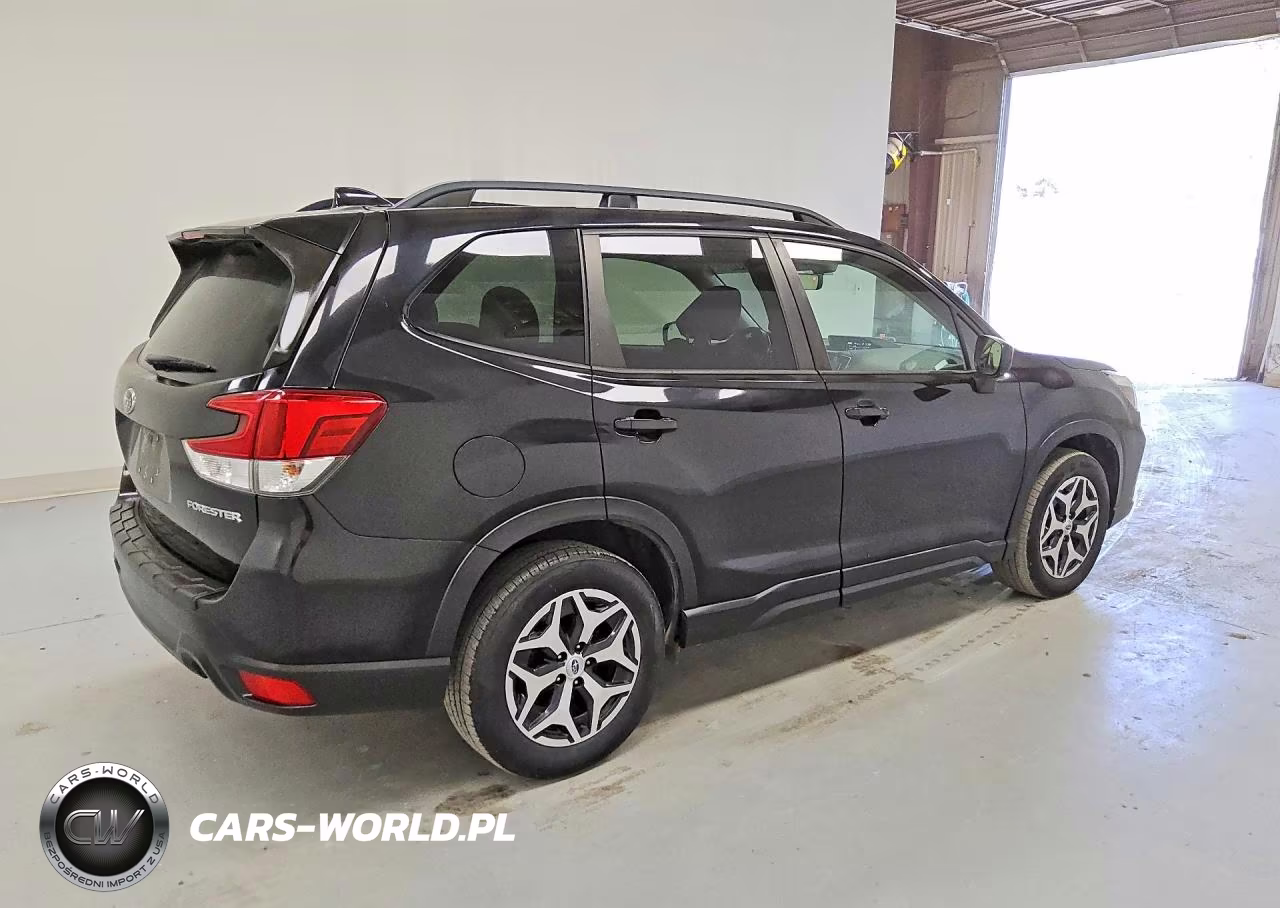 2020 Subaru Forester Premium VIN:JF2SKAJC4LH427223 - 3