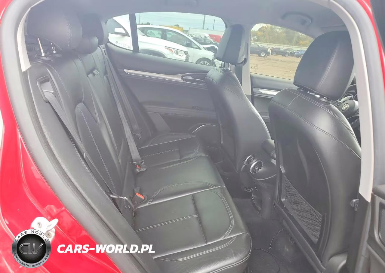 2018 Alfa Romeo Stelvio Sport VIN:ZASFAKPN7J7B62325 - 11