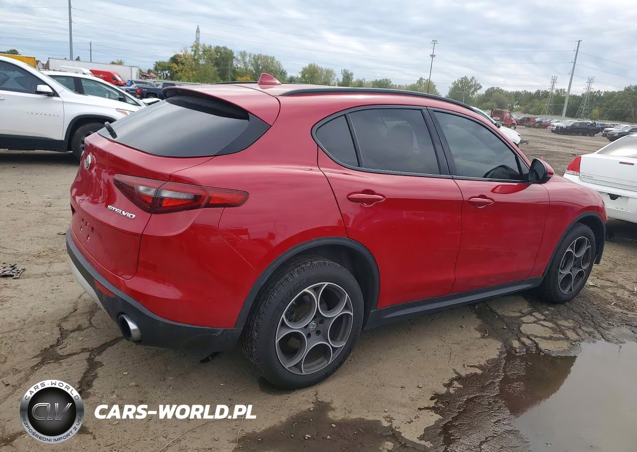 2018 Alfa Romeo Stelvio Sport VIN:ZASFAKPN7J7B62325 - 3