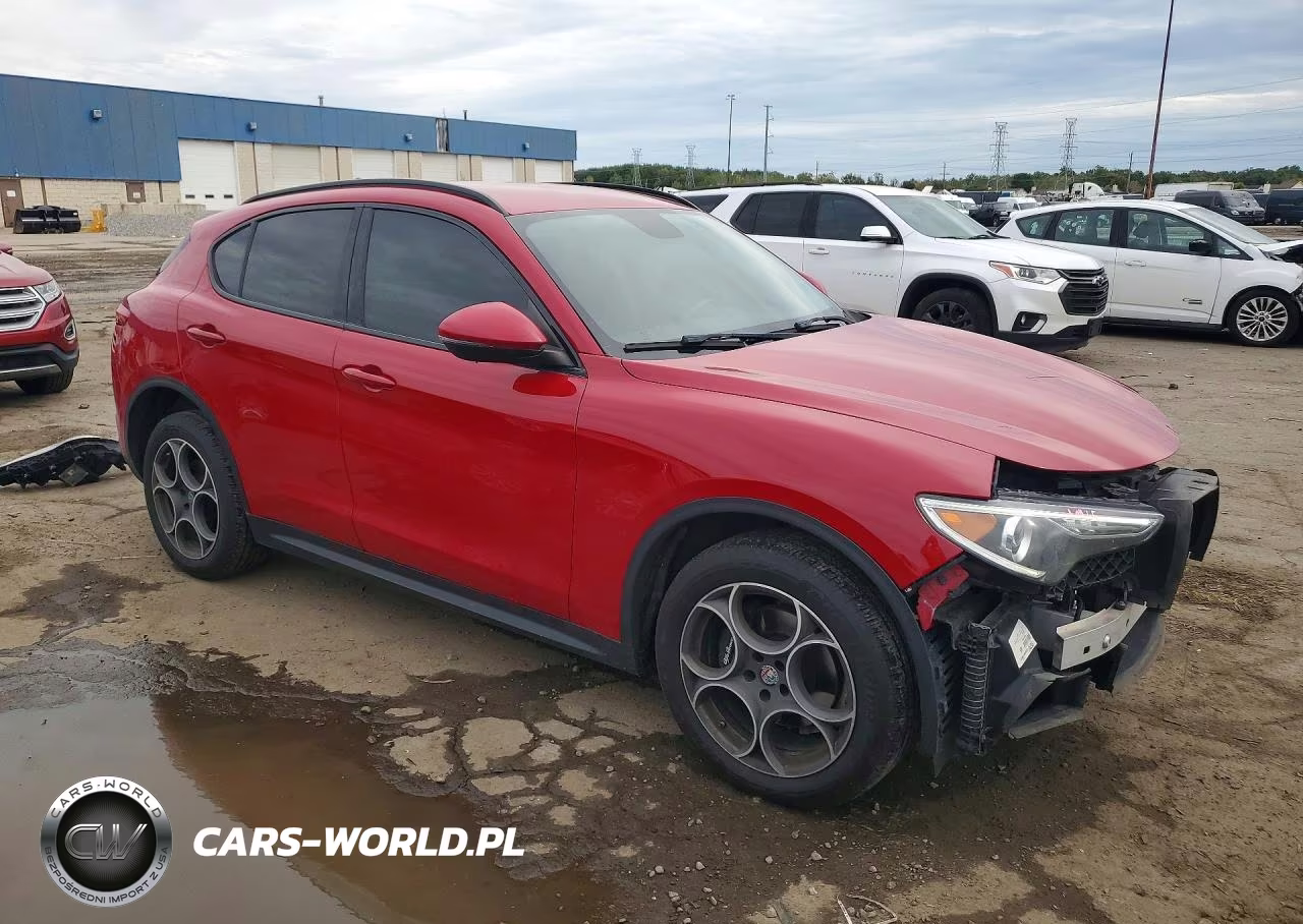 2018 Alfa Romeo Stelvio Sport VIN:ZASFAKPN7J7B62325 - 4