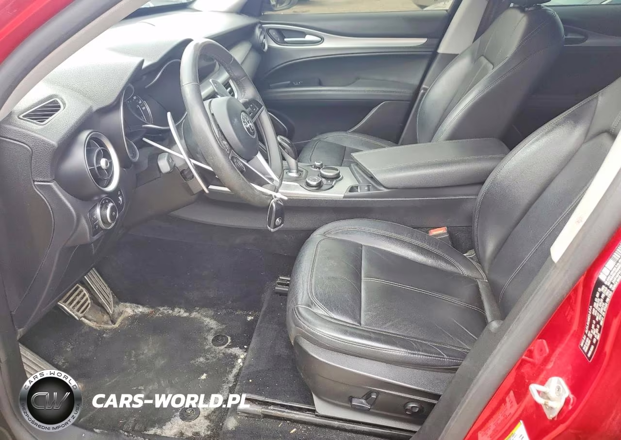 2018 Alfa Romeo Stelvio Sport VIN:ZASFAKPN7J7B62325 - 7