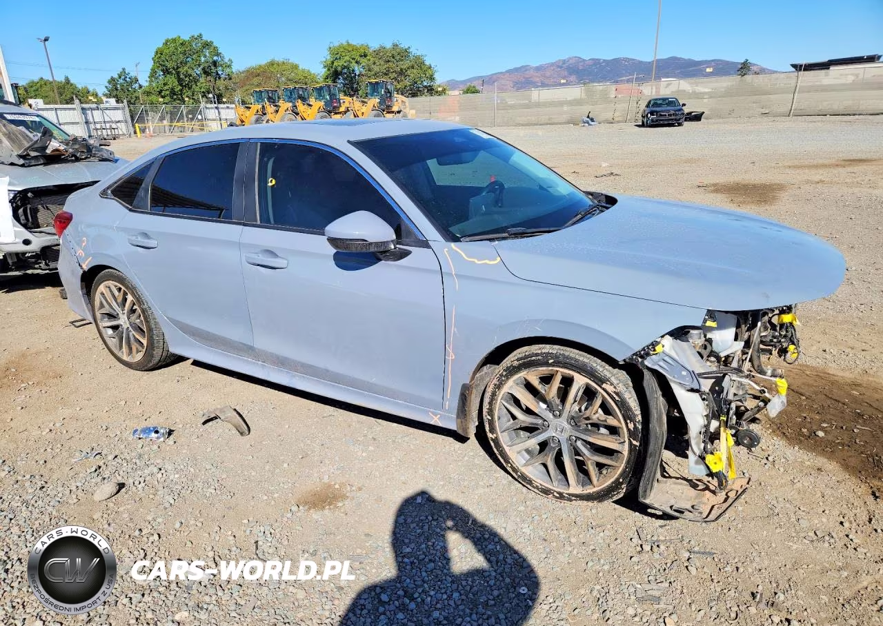 2024 Honda Civic Touring VIN:2HGFE1F95RH334431 - 4