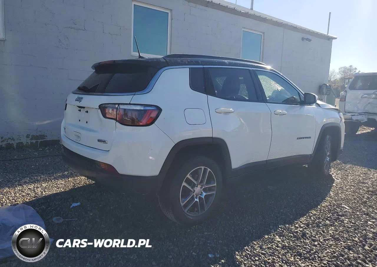 2018 Jeep Compass Latitude VIN:3C4NJDBB7JT232673 - 3