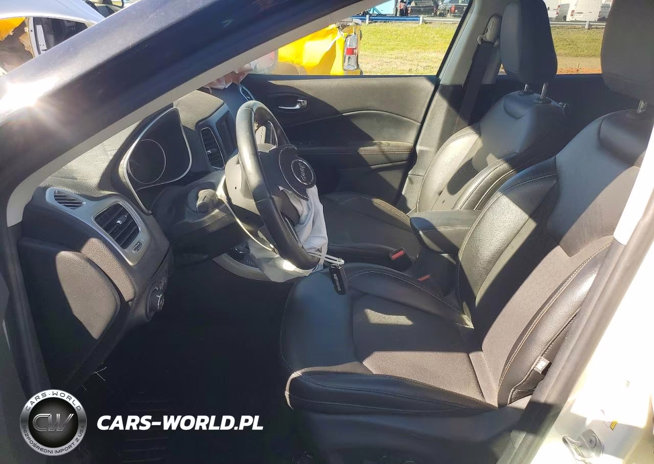 2018 Jeep Compass Latitude VIN:3C4NJDBB7JT232673 - 7
