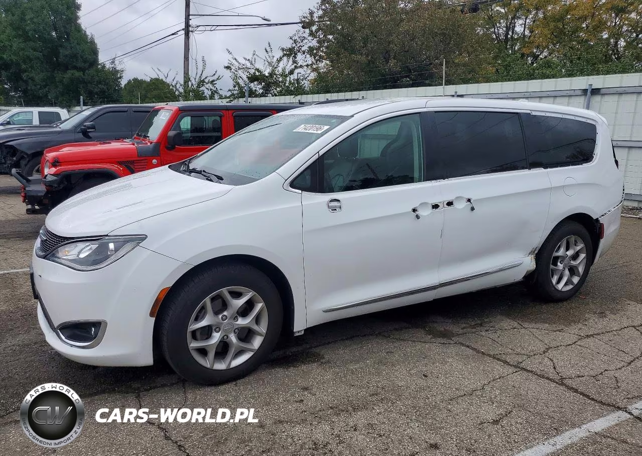 2018 Chrysler Pacifica Touring L Plus VIN:2C4RC1EG9JR306177 - 1